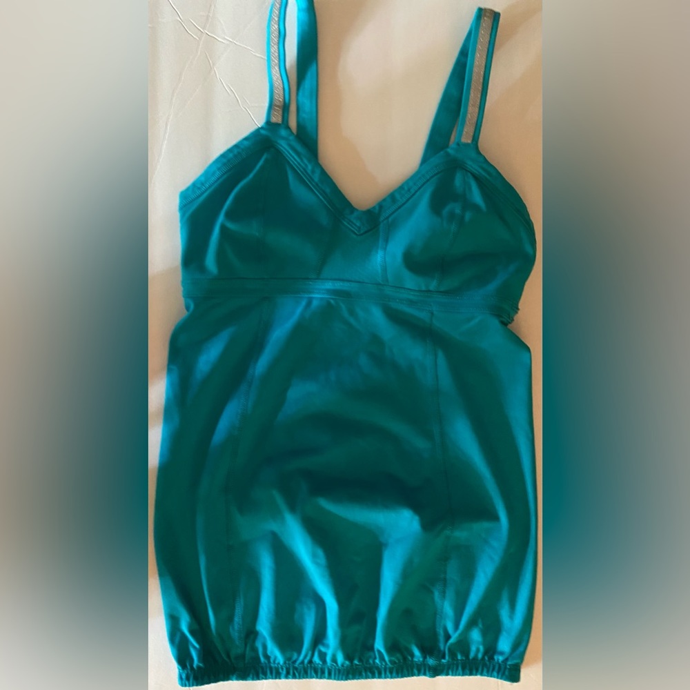 EUC Lululemon Aqua Light It Up Surge Ruched Pocket 2 strap size 4 - Picture 2 of 11